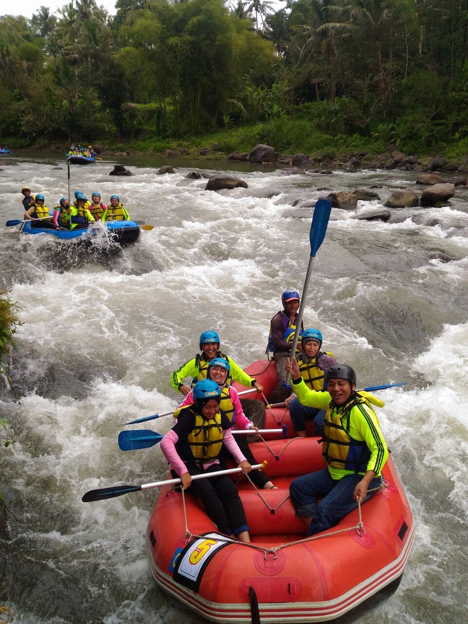 Mengacu Adrenalin Mengarungi Sungai Elo